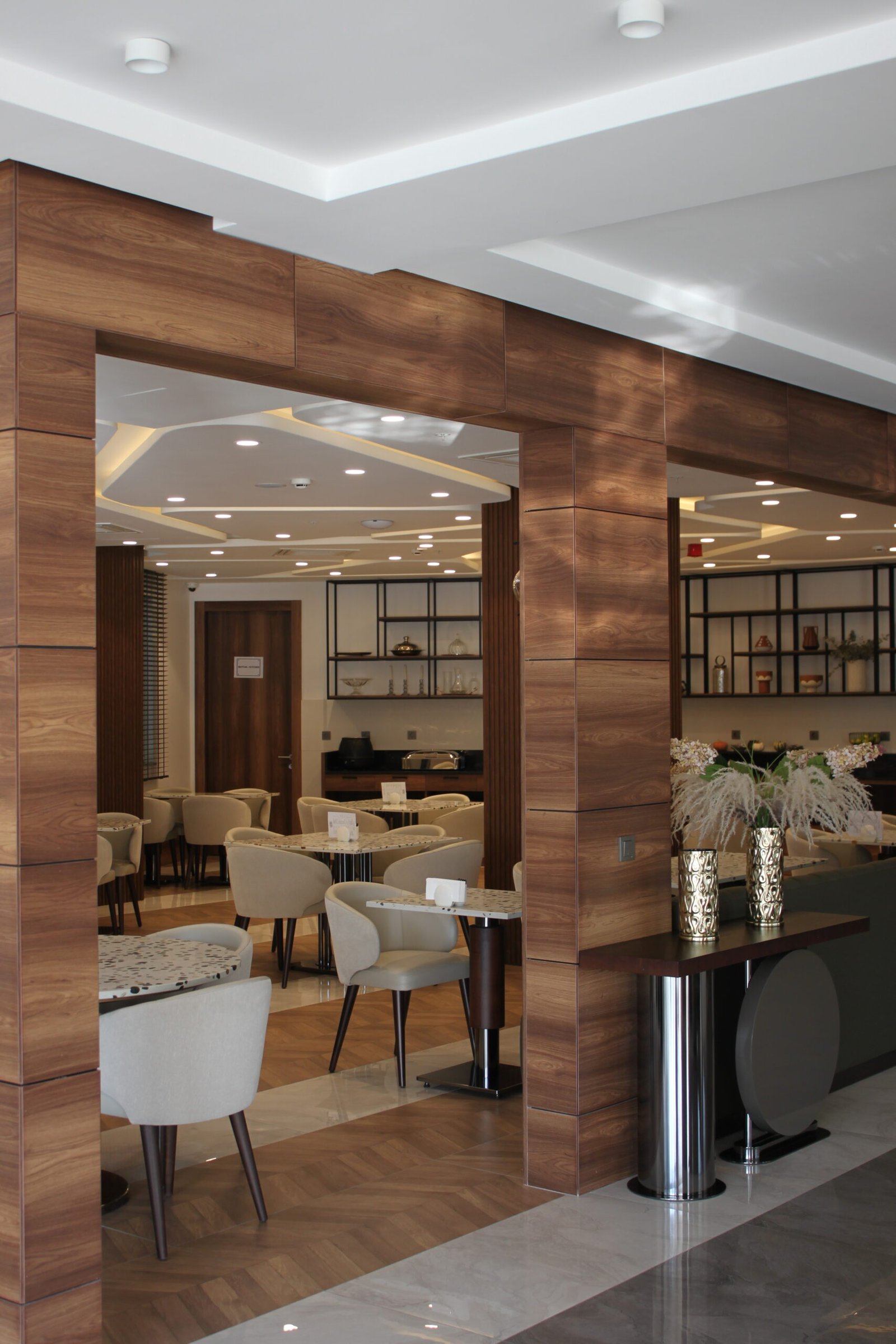 Hotel Restoran 01